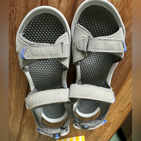 Khombu Women’s Outdoor Water Sandals SZ 9M Light Gray Blue Velcro straps hiking - Picture 4 of 13